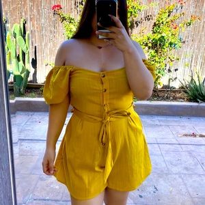 Mustard yellow romper 💛